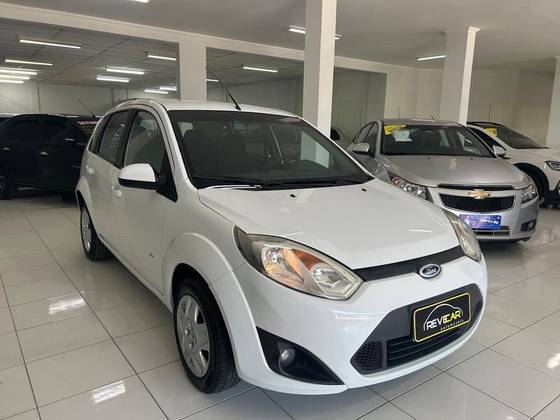 FORD FIESTA 1.6 ROCAM SE 8V FLEX 4P MANUAL FORD FIESTA 1.6 ROCAM SE 8V FLEX 4P MANUAL